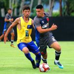 Sorrisos e lágrimas: Alexander vive tarde de herói na Copa SP