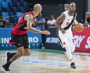 Gustavo destaca união da equipe na vitória sobre o Joinville e projeta duelo contra o Caxias