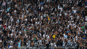 Momentos de terror no estádio padrão FIFA