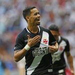 Vasco vence Santos mas acaba eliminado da Copa do Brasil