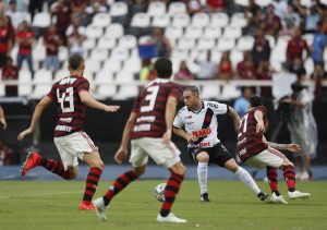 Vasco é superado pelo Flamengo no primeiro jogo da final do Carioca