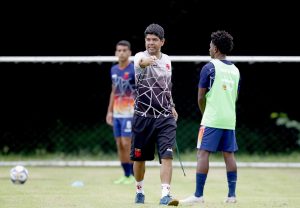 Conheça Marcos Valadares, novo técnico do Vasco