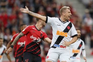 Vasco estréia no Brasileirão com derrota fora de casa pro Athletico-PR: 4×1