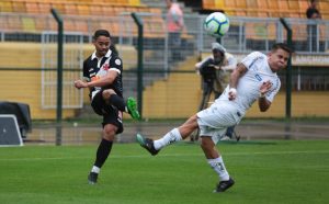 Vasco perde pro Santos no Pacaembu na despedida do técnico Marcos Valadares