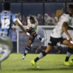 Vasco empata sem gols e sem alma contra o Fluminense