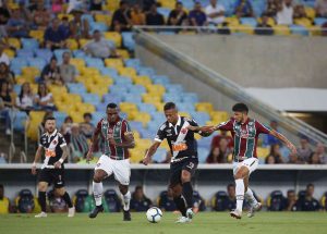 Vasco empata sem gols e sem alma contra o Fluminense