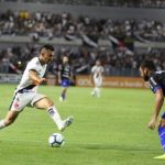 Vasco perde pro Palmeiras e pra arbitragem calamitosa em São Januário