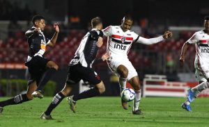 Vasco não joga bem e perde pro São Paulo no Morumbi