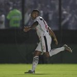 Vasco sofre com arbitragem e arranca empate do Bahia na Fonte Nova