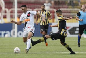 Vasco não sai do zero contra o Volta Rendona na Taça Rio