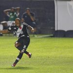 Vasco mantém invencibilidade no Brasileiro com 2 gols de Cano