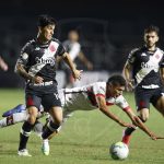 Vasco vence Botafogo no Engenhão e volta ao G4