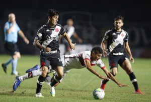 Vasco perde para o Atlético Goianiense em São Januário