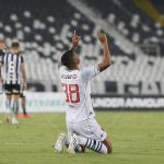 Vasco perde para o Atlético Goianiense em São Januário