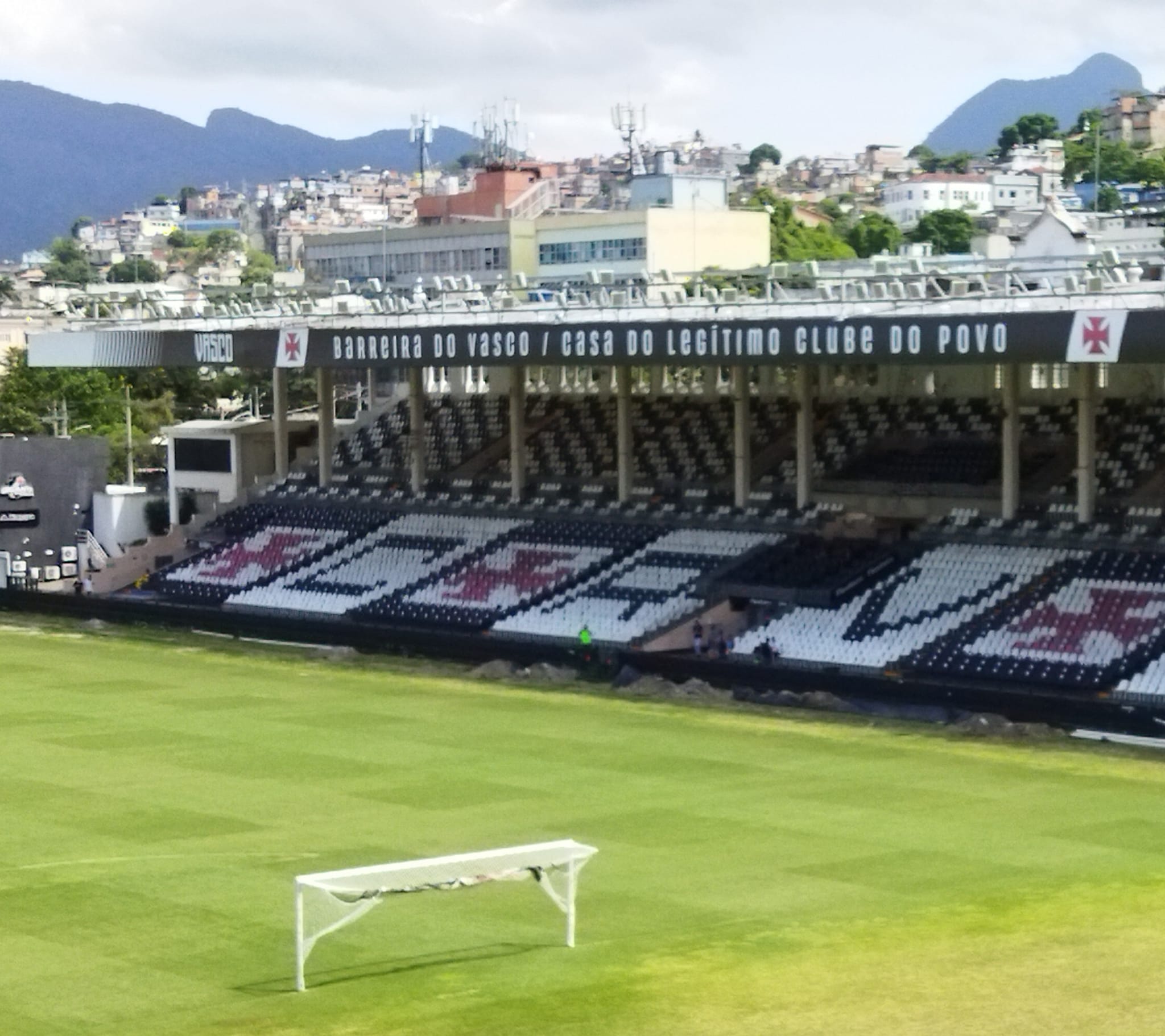 NÃO EXISTE CLUBE DO POVO COM UM DONO